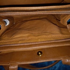 Vintage purse with several